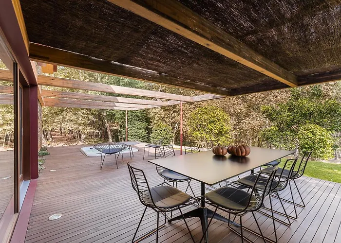 Dom wakacyjny Casa De - Private With Outdoor And River View Only 25 Minutes Away From Oporto